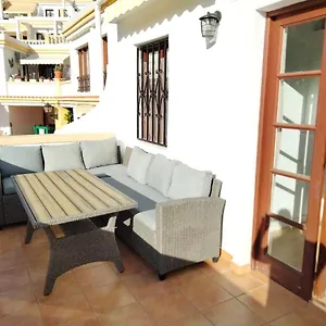 Deluxe Windsor Park Apartment