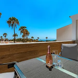 Luxury In Island Village. Apartment